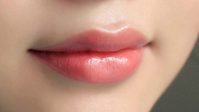 Ngứa viền môi  Có thể là biểu hiện của bệnh zona chàm lupus 