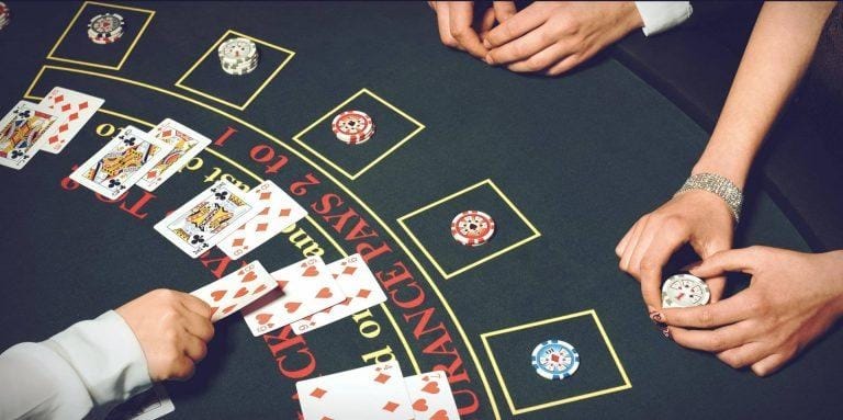 Giới thiệu và luật chơi cơ bản của Blackjack - Happy Live