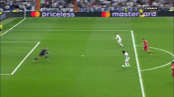 Trọng tài giúp Ronaldo ghi hai bàn thắng việt vị và Casemiro tránh được thẻ đỏ - Cúp C1 Châu Âu