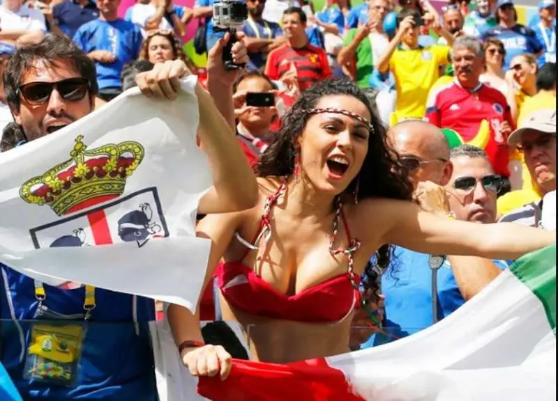 Tifosi là gì? Tìm hiểu thêm về Tifosi - Nhà cái Loto188 - Cổng thông tin trò chơi xổ số 1 thắng 99,99