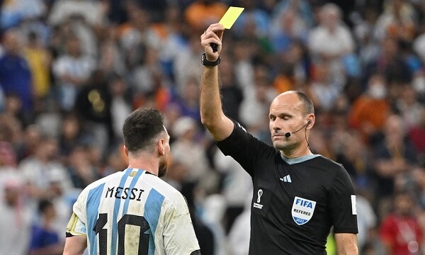 Mục đích của việc tẩy thẻ trong bóng đá